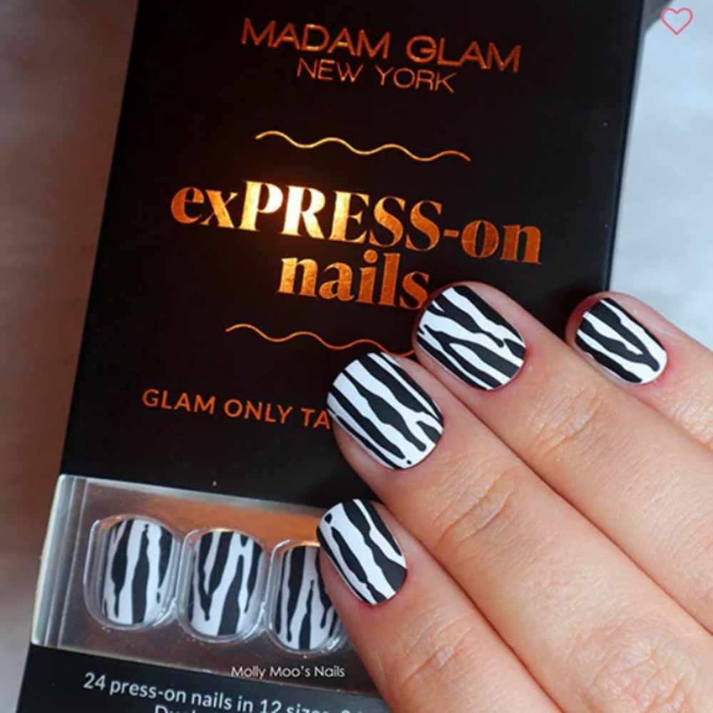 NWT Madam Glam Short Zebra Press Ons